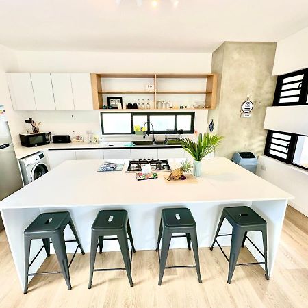 Into The Sea - Modern Home Close To The Beach البيون المظهر الخارجي الصورة