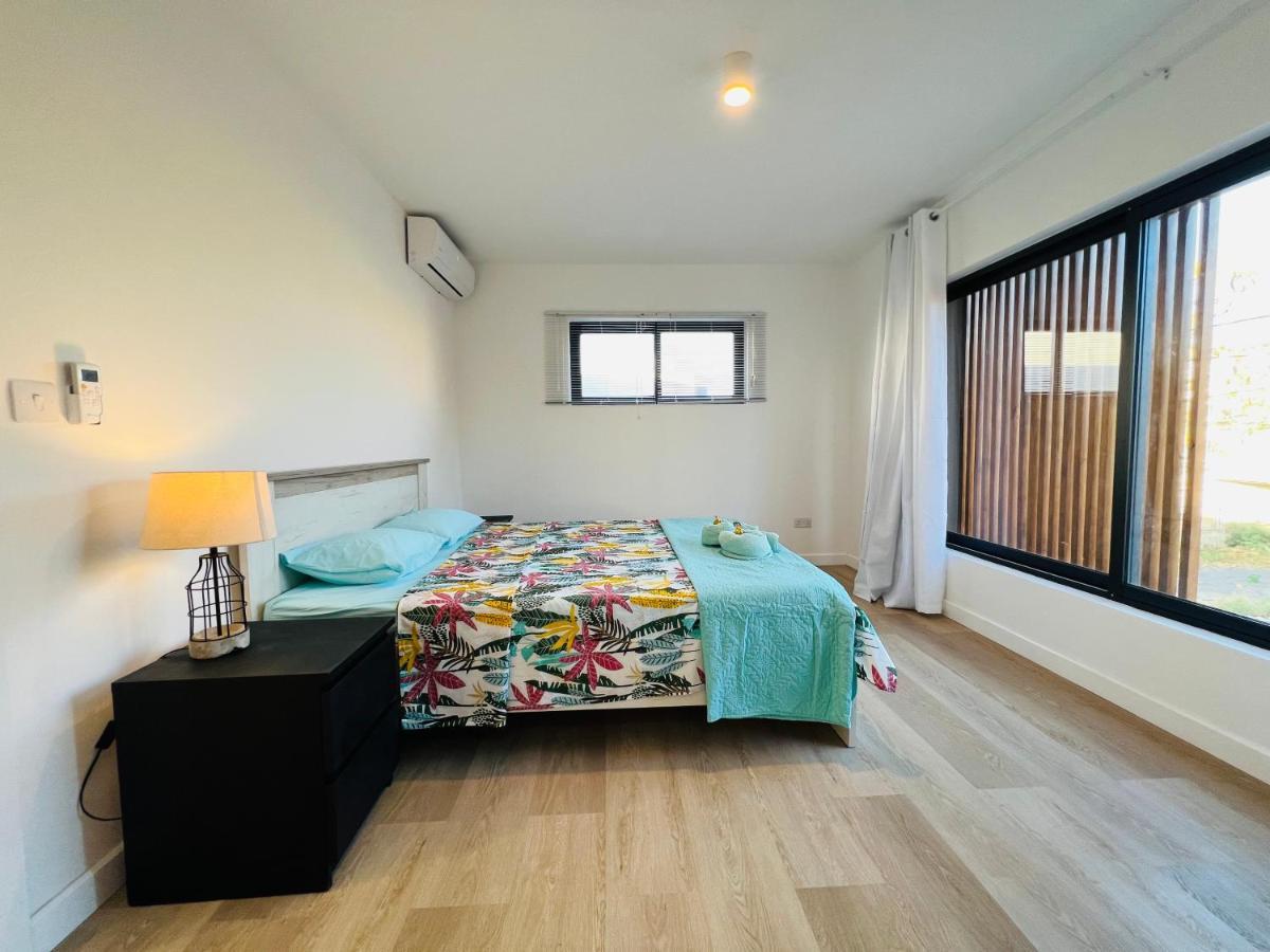 Into The Sea - Modern Home Close To The Beach البيون المظهر الخارجي الصورة